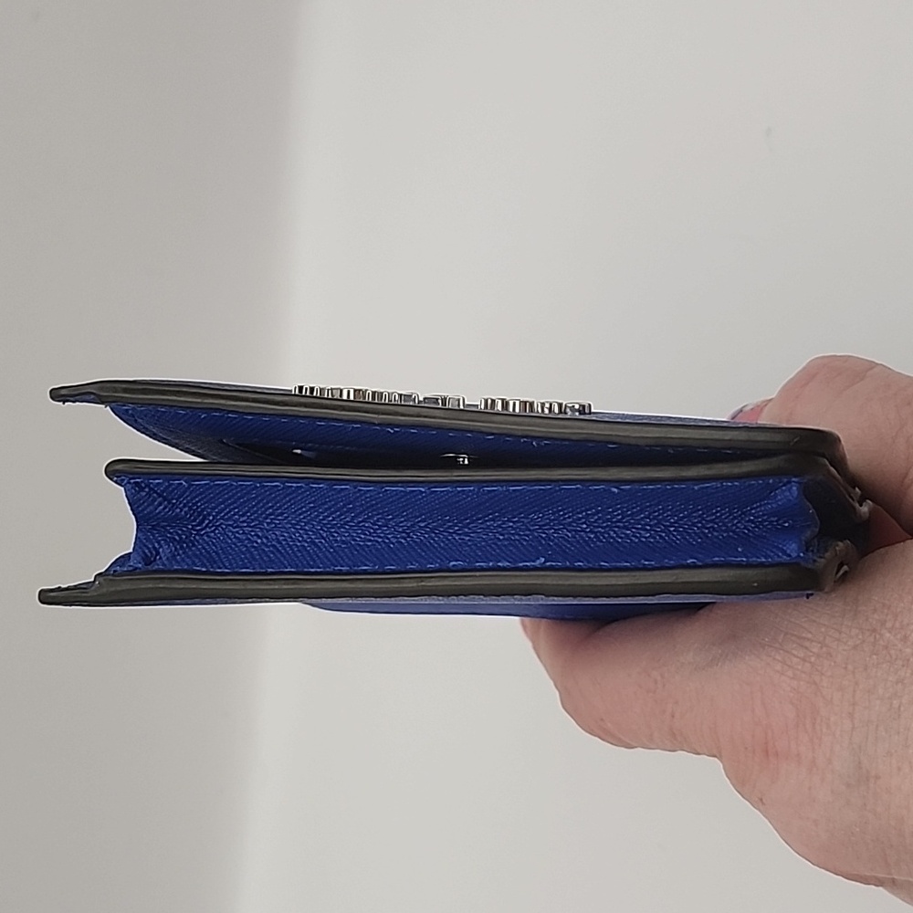 Michael Kors Bifold w/ Coin Zip Pocket Blue Silver Hardware - Picture 7 of 17